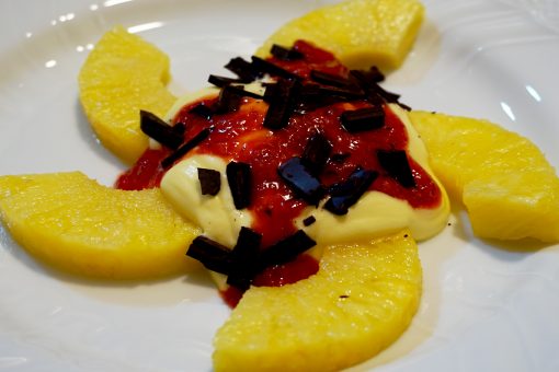 607 – Dessert all’ananas con crema di fragole e cioccolato… poi abbiamo festeggiato!