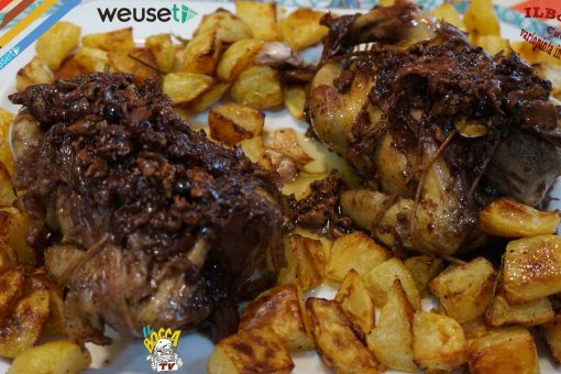 391 – Piccione arrosto lardellato con patate al forno… ci continuo a gira’ intorno!