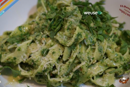 389 – Tagliatelle al pesto di rucola selvatica… altro che cura omeopatica!