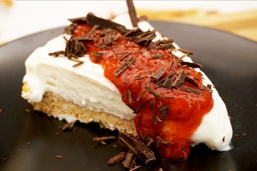573 – Cheesecake freddo crema di fragole e cioccolato… e rimani senza fiato!