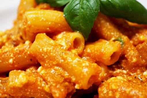 471 – Pasta su’ ciccioli alla napoletana… ’na bontà tutta campana! Pasta pomodoro ciccioli e ricotta