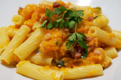 630 – Tortiglioni zucca, rigatino e gorgonzola… vi prendiamo per la gola!